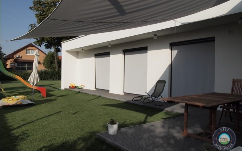 Somorja családi ház lapostetős típusterv (194 m²-es)